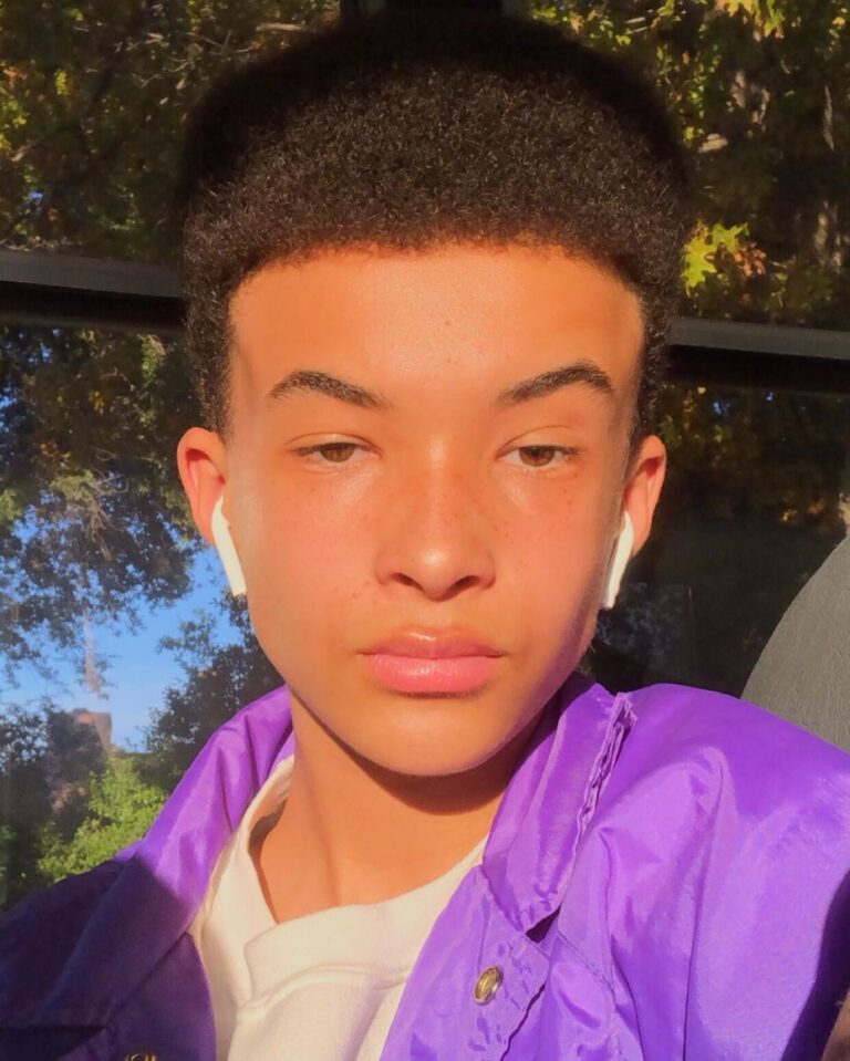 Ashton Ray (TikTok) Wiki, Age, Girlfriend & More